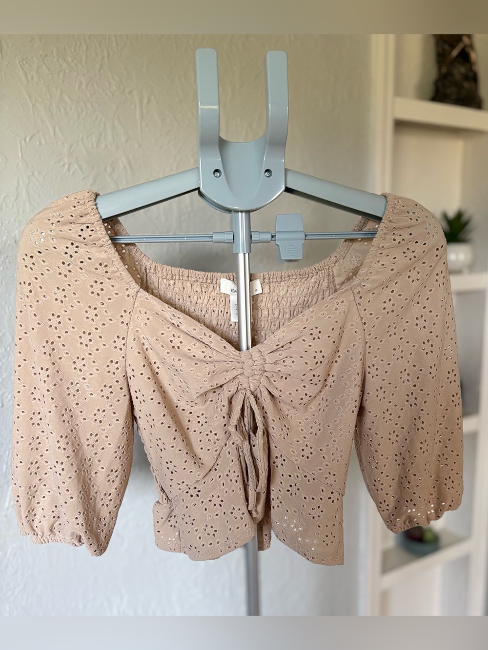 Urban Romantics Beige Eyelet Tie Front Puff Sleeve Peplum Top M